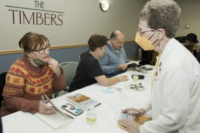 Author Holly Coop meets Timbers of Shorewood resident